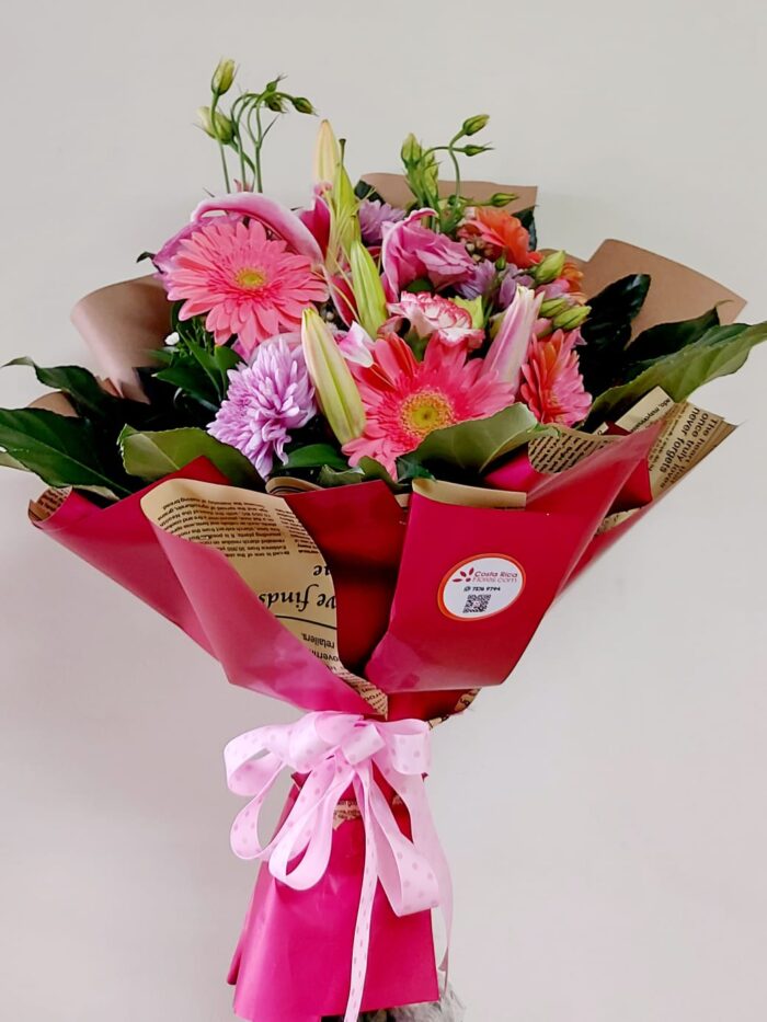 Belleza en rosados - Image 1